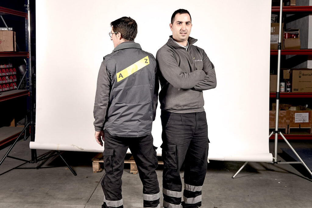 Logotipo en uniforme por Ouidesign